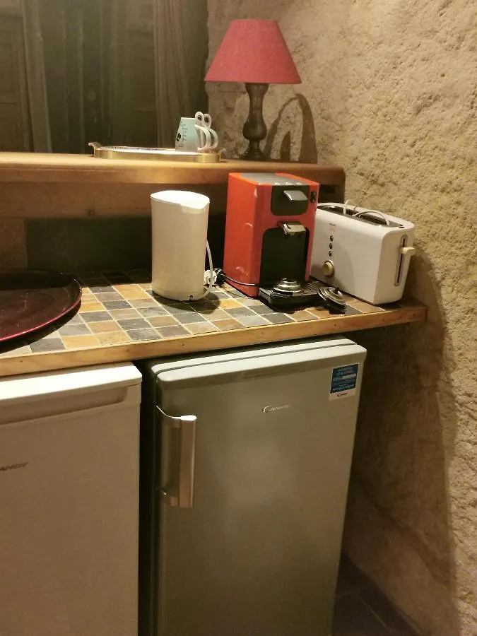 Apartman Studio Charmant A Bio Avec Jardin Et Piscine Partagee 32 M²